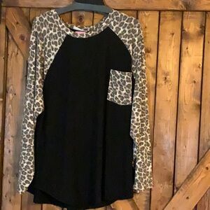 NEW Leopard Print Sleeve Black Top